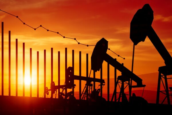 PETRÓLEO (FONTE: https://valor.globo.com/financas/noticia/2020/04/27/maior-etf-de-petroleo-dos-eua-anuncia-mudanca-na-composicao-do-fundo.ghtml)