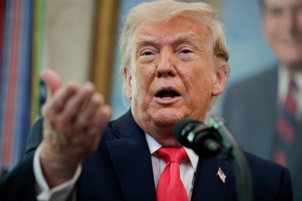 DONALD TRUMP (FONTE: https://g1.globo.com/mundo/noticia/2026/03/25/paquistao-enviou-proposta-de-cessar-fogo-dos-eua-ao-ira-diz-agencia.ghtml)