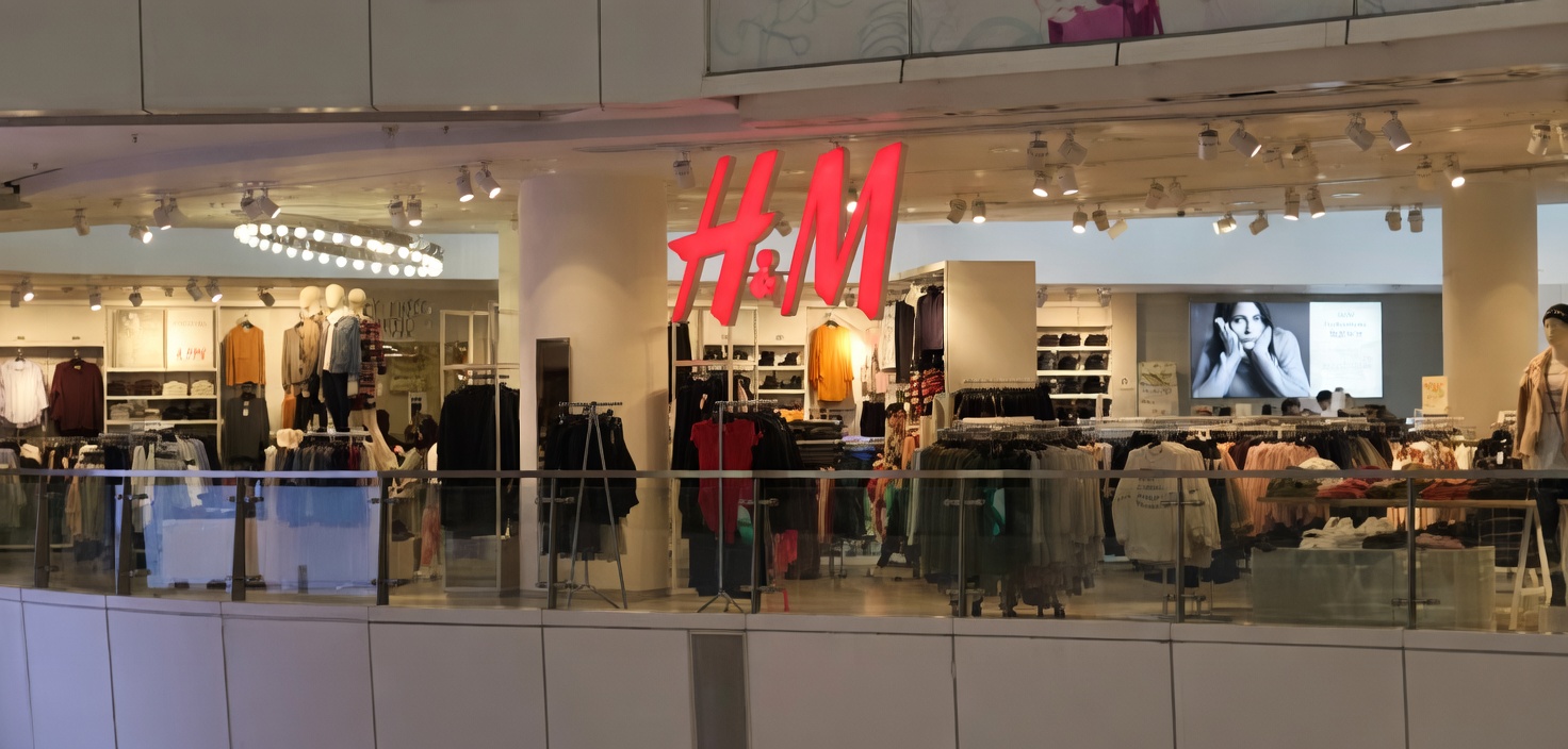 H&M (FONTE: https://shopsinhk.com/hm-clothing-stores-in-hong-kong.html)