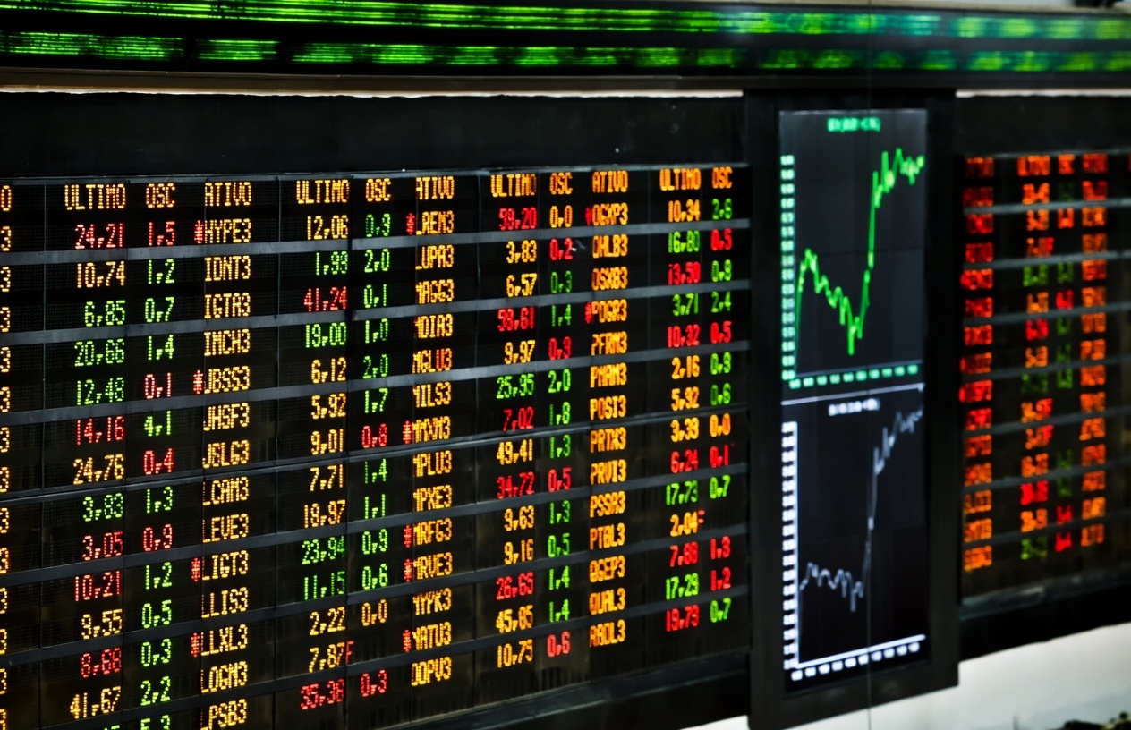 MERCADO (FONTE: https://www.infomoney.com.br/mercados/mercado-volatil-veja-quem-disparou-e-quem-despencou-nesta-quarta)