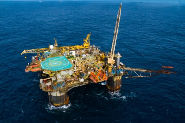 STF E PETRÓLEO (FONTE: https://noticias.stf.jus.br/postsnoticias/stf-rejeita-pedido-da-alerj-para-cobrar-icms-sobre-extracao-de-petroleo/)